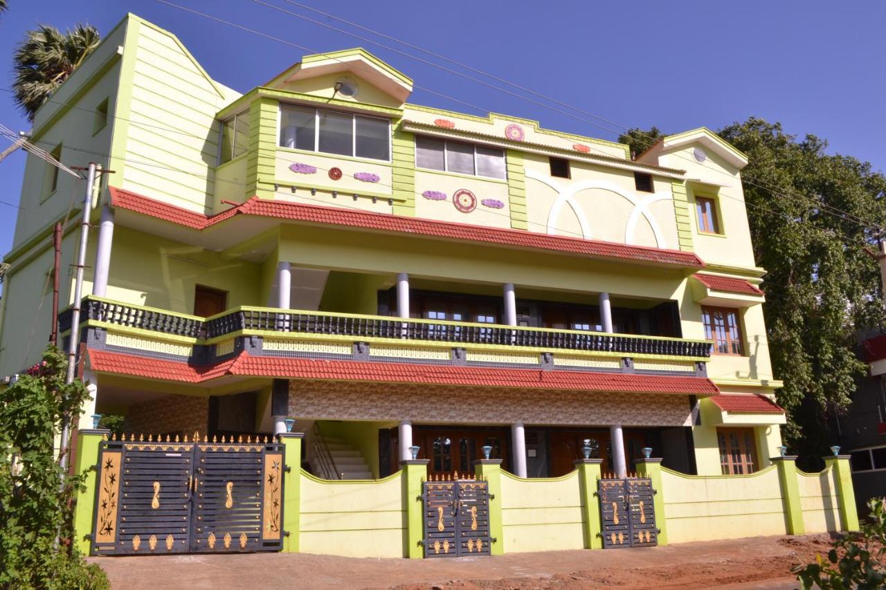 Yuga Guest House กุตตาลัม ภายนอก รูปภาพ